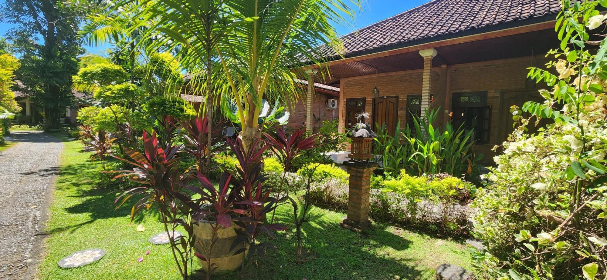 Rambutan Hotel Lovina  Exterior photo