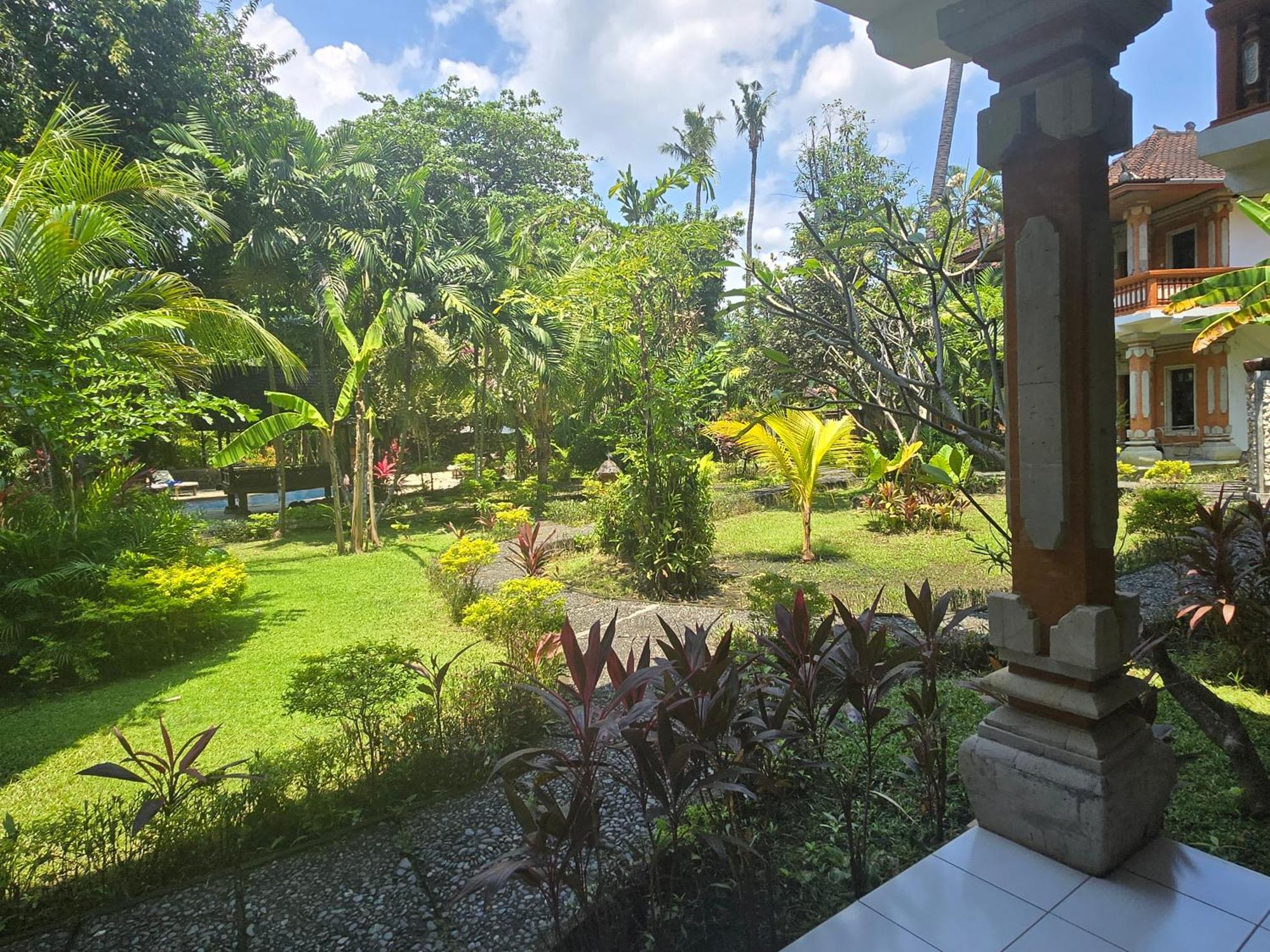 Rambutan Hotel Lovina  Exterior photo